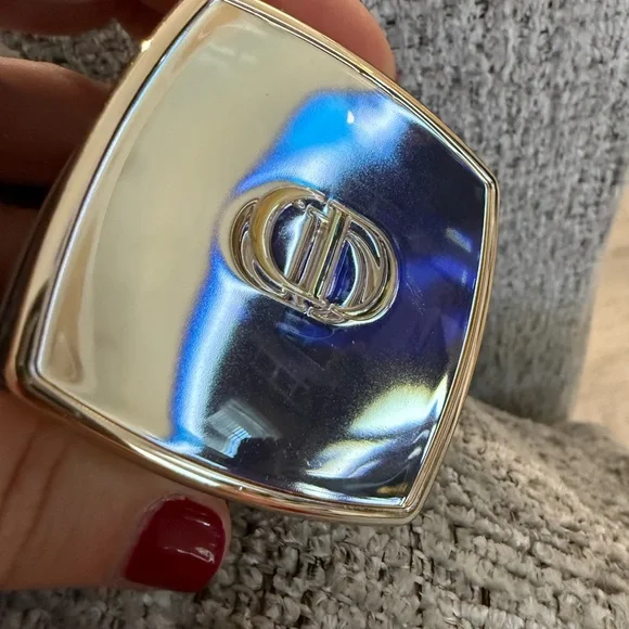 Dior Prestige La Crème with Gold Detail - Picture 3 of 6